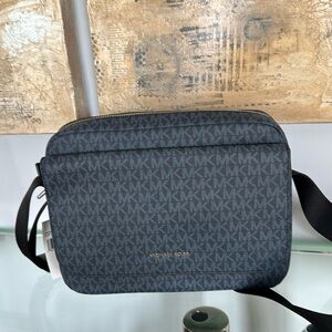 NWT Michael Kors Cooper Large Crossbody